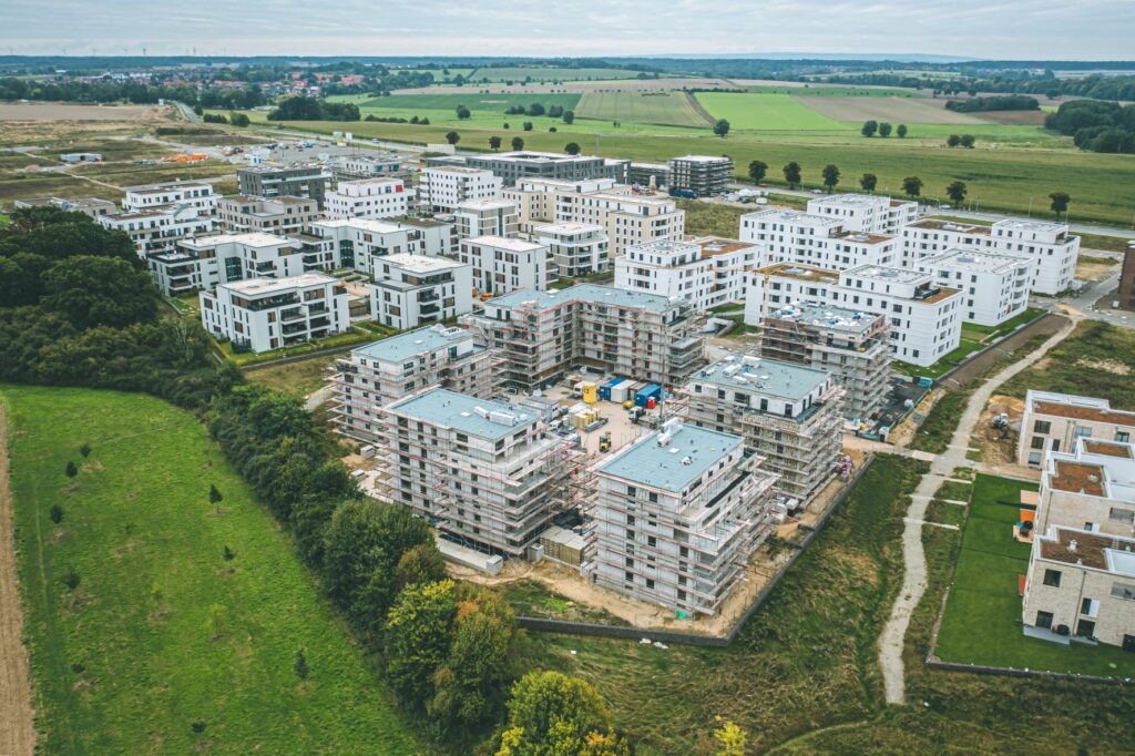 Wolfsgarten mit den Steimker Gärten im Hintergrund.