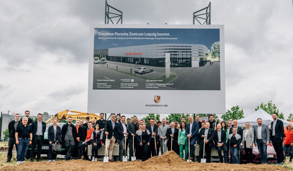 Projektbeteiligte beim Spatenstich